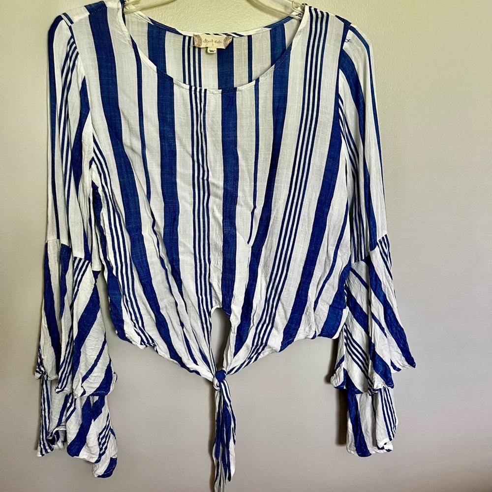 Thin Striped blouse. Light weight. Cute tie front.
